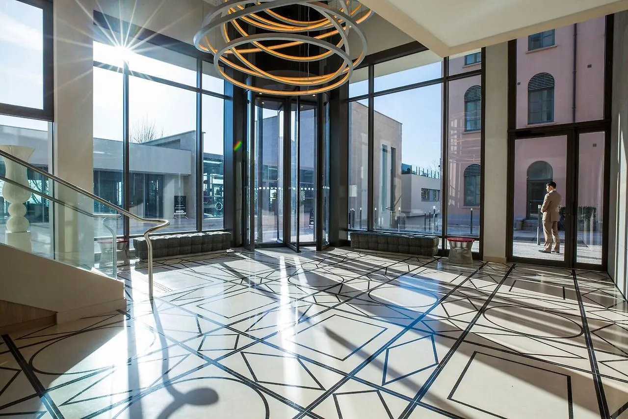 Villa Maia Лион 5*,