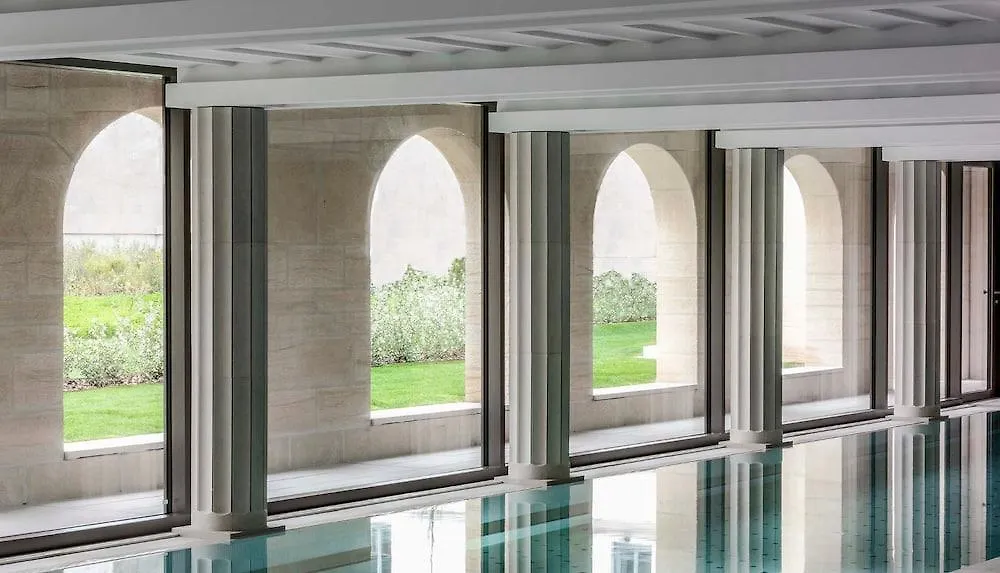 Villa Maia Лион Отель